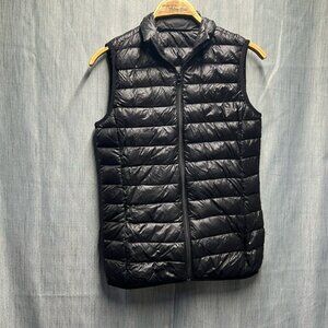 Joe fresh black puffer vest size XS